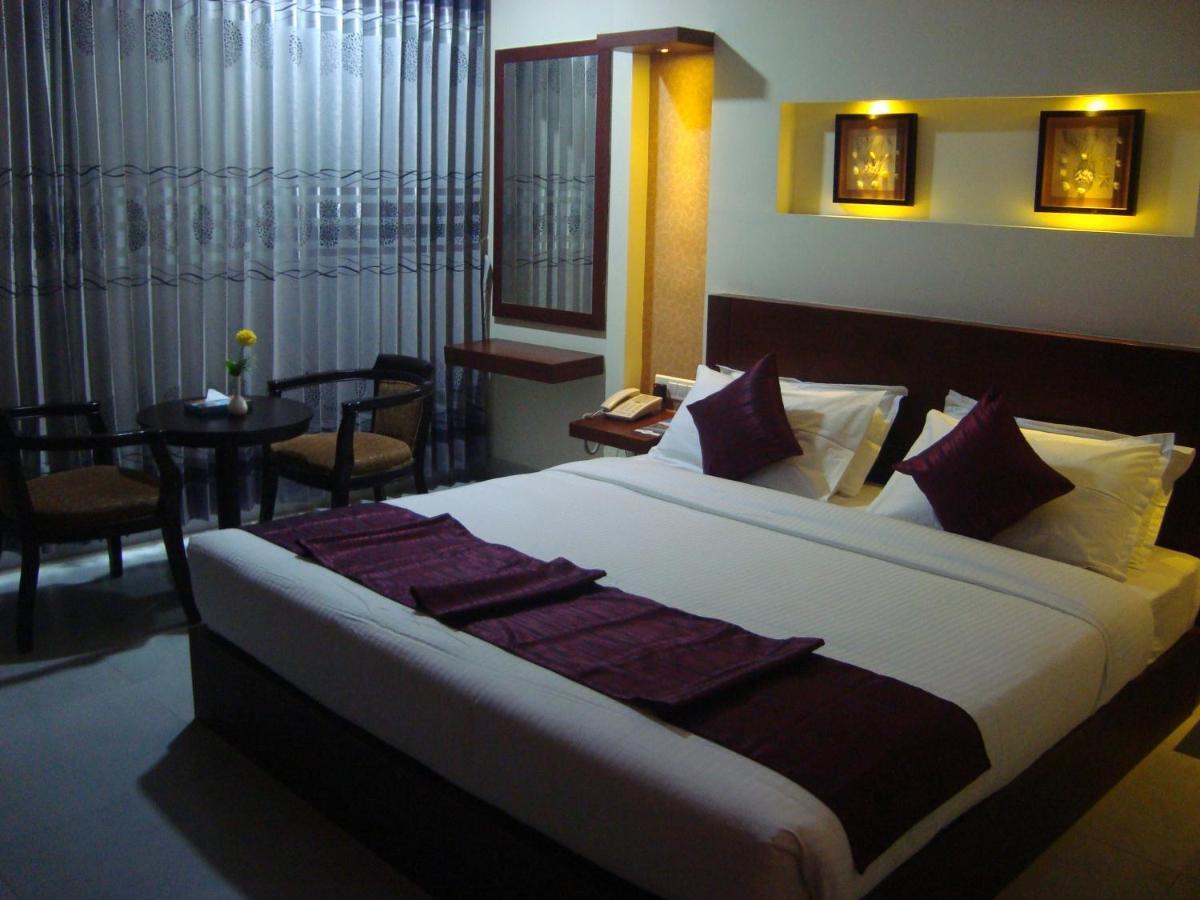 Rouba Residency Hotel Ponnāni Dış mekan fotoğraf