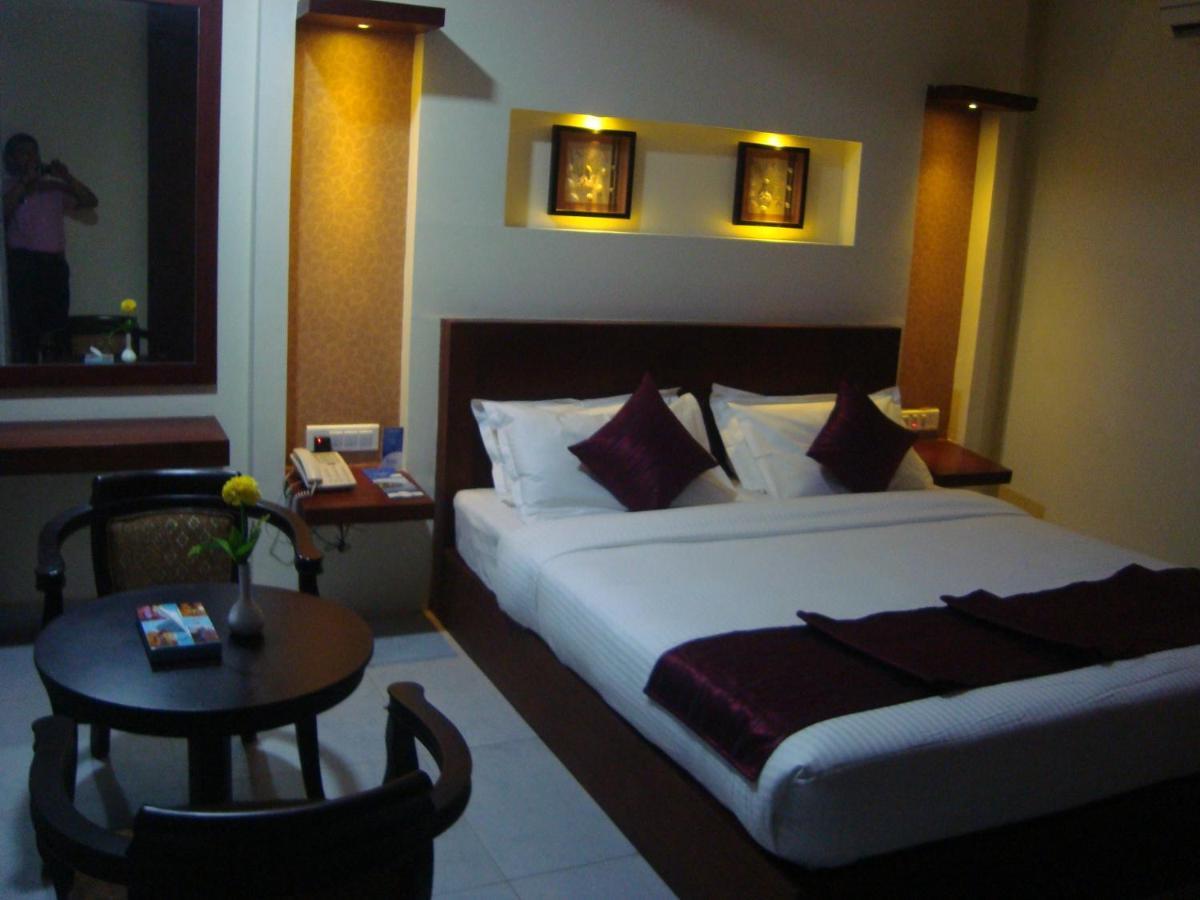 Rouba Residency Hotel Ponnāni Dış mekan fotoğraf