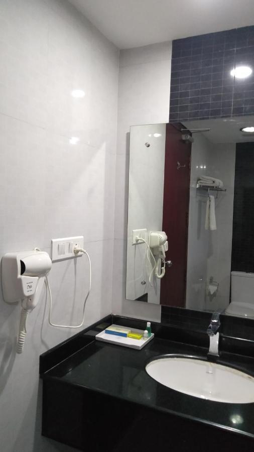 Rouba Residency Hotel Ponnāni Dış mekan fotoğraf