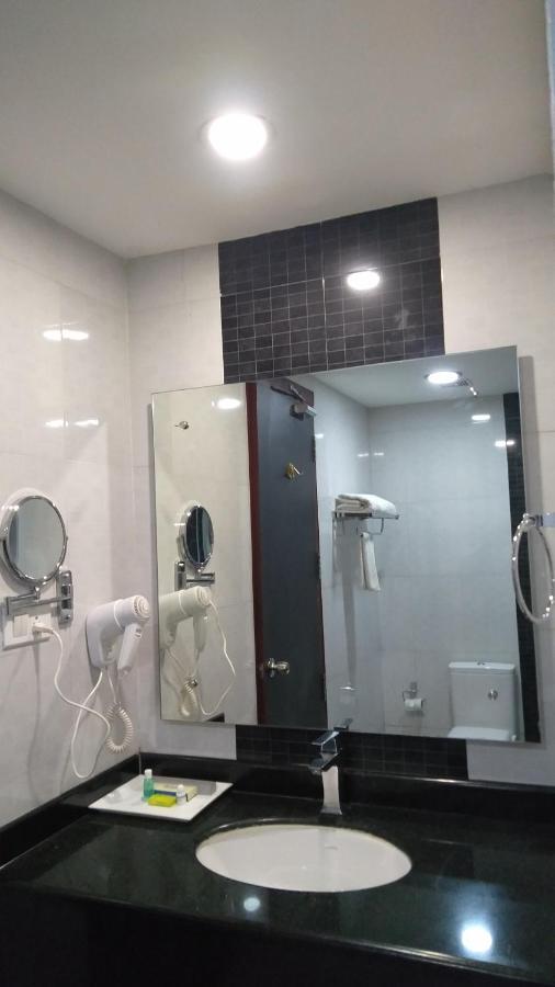 Rouba Residency Hotel Ponnāni Dış mekan fotoğraf